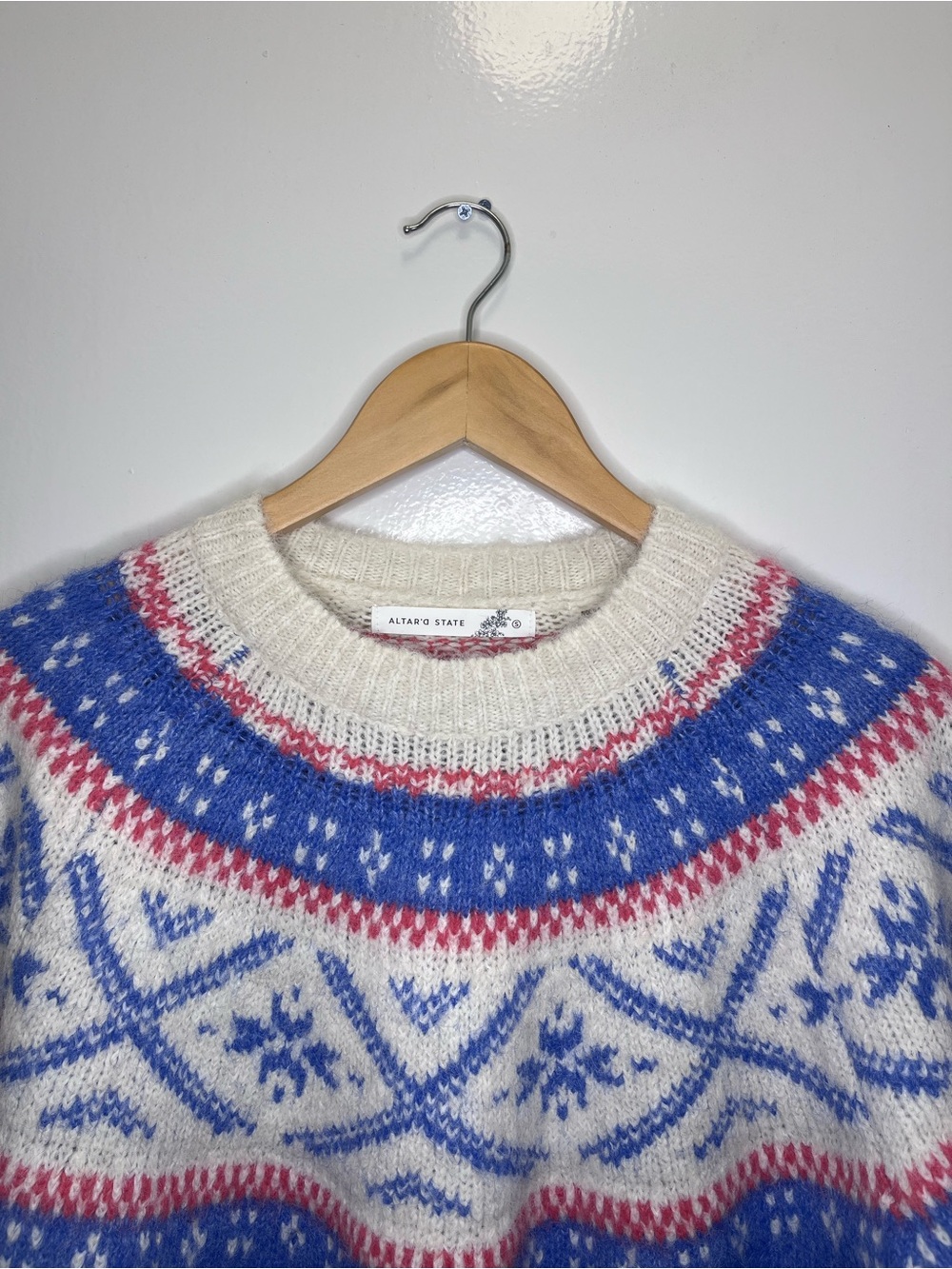 Altar’d State Women’s Blue Fair Isle Sweater with Cream & Pink NWT - Picture 3 of 5